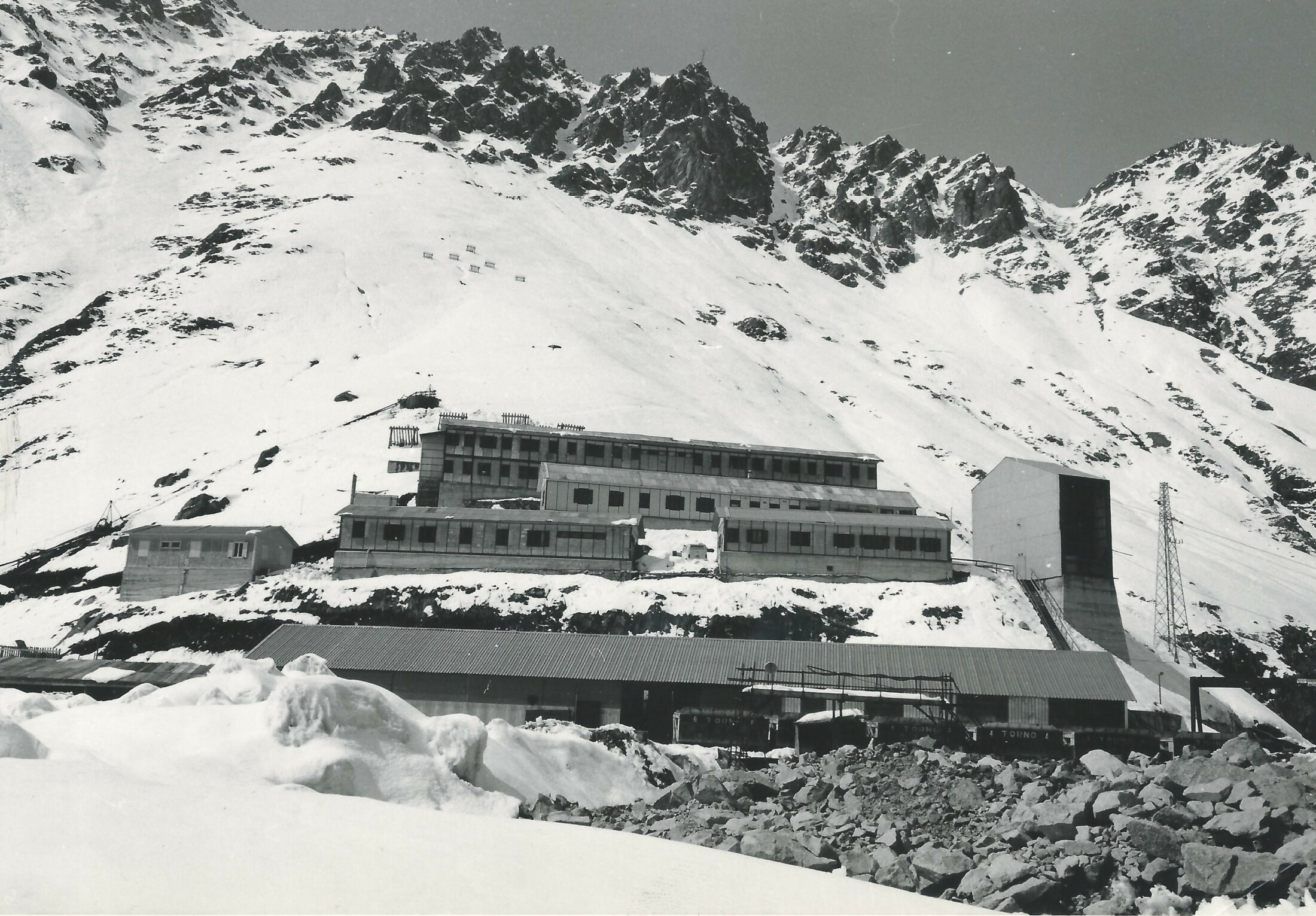 1974 - Foto Giordano Franco-cantiere Galleria Chistafort-alloggi Operai Torno