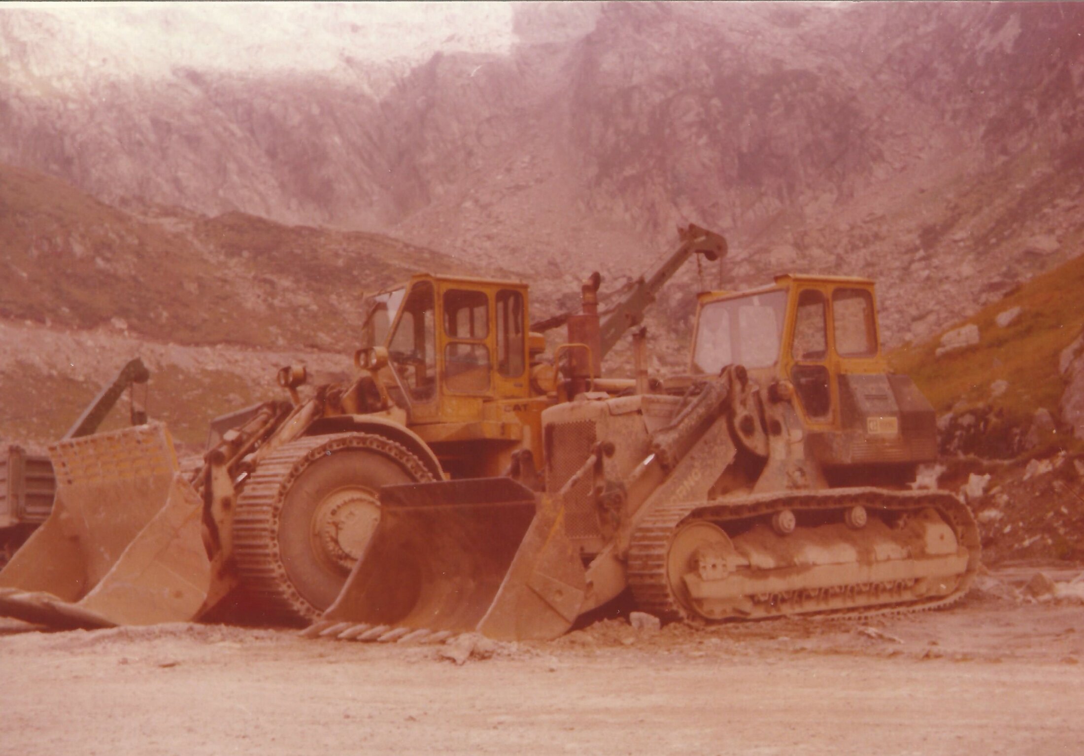 1976 - Foto Giordano Franco-cantiere Chiotas-Cat 988 E Cat 977 L