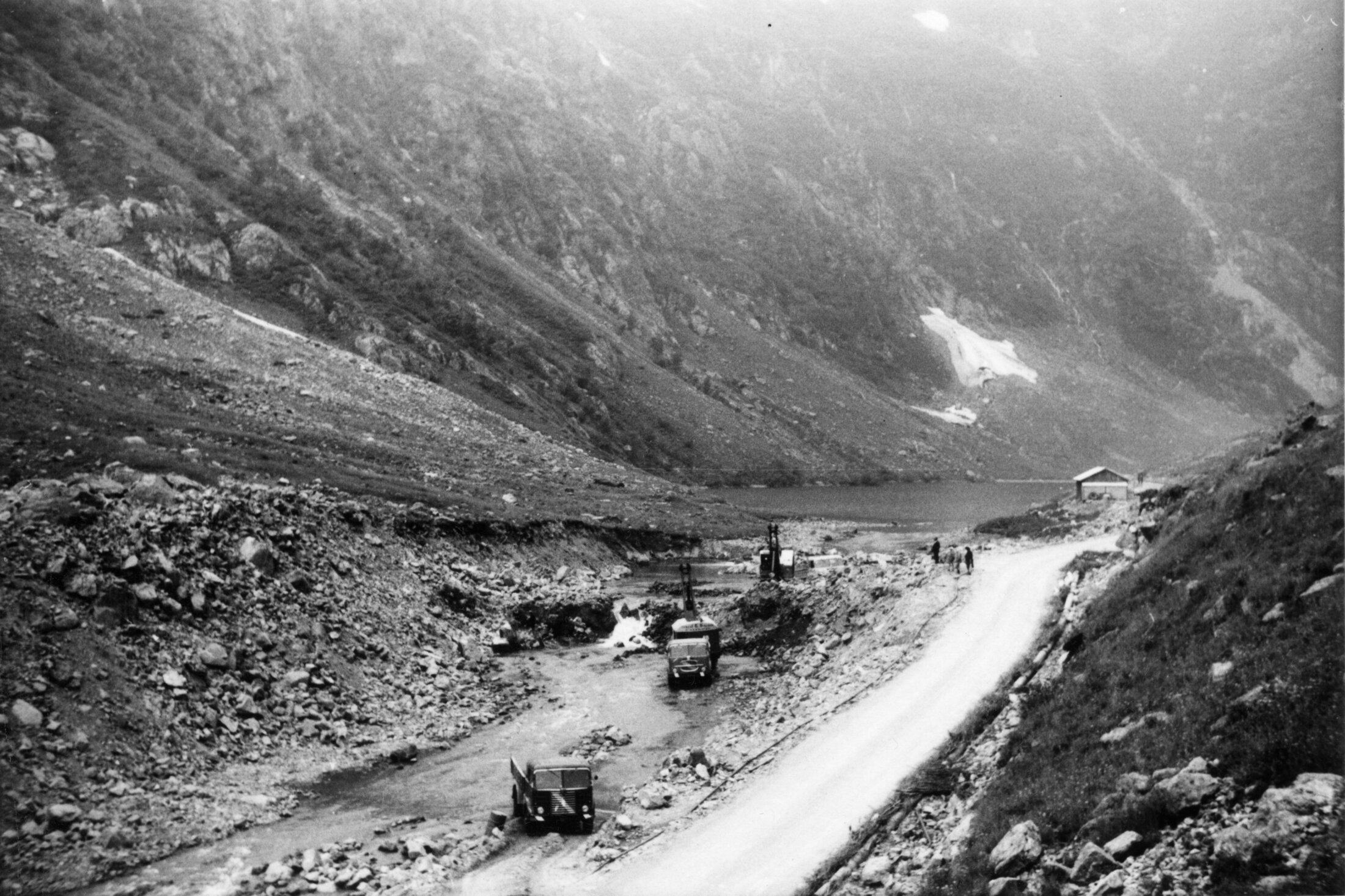Foto ENEL - 1964.07 125 Lago Rovine Lavori Canale Di Scarico