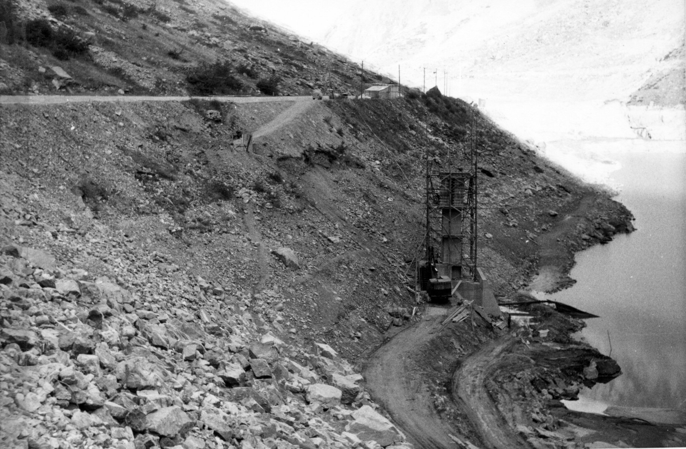 Foto ENEL - 1973.10.22 119 Costruzione Torrino Opera Di Presa Lago Rovine