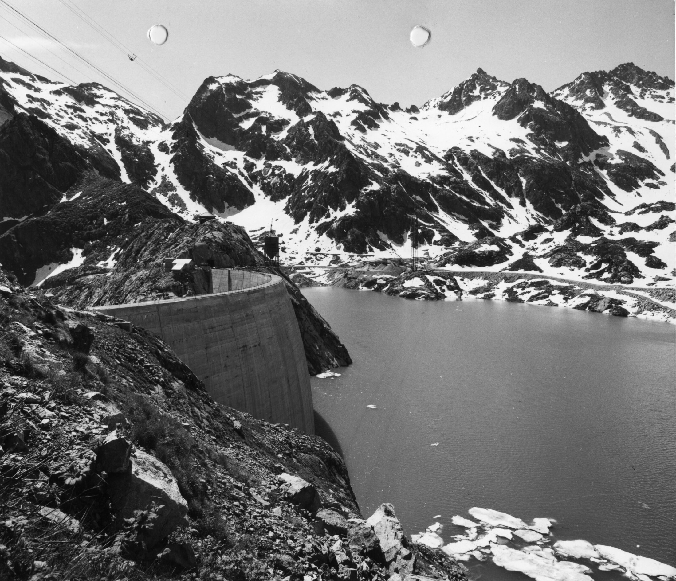 Foto ENEL - 1979.06.15 1416 Diga Chiotas Panoramica Dal Versante Sinistro
